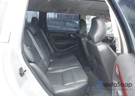 2004 Volvo V70 2.5T z USA, uszkodzony, nr VIN YV1SW59V542443106